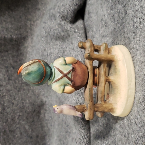 Hummell/Goebel Wayside Harmony- Boy on a Fence 4" - Picture 3 of 8